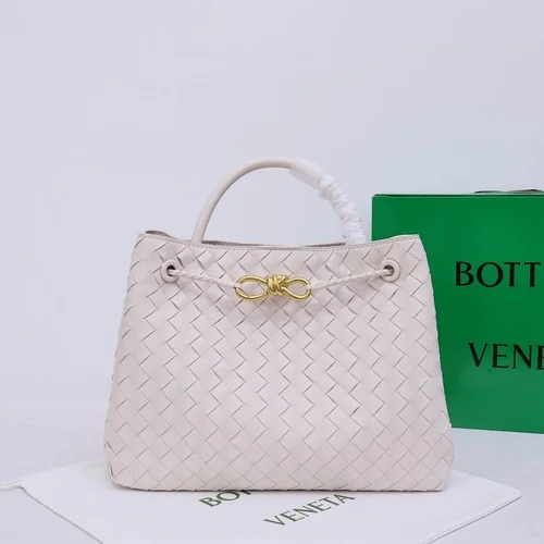 11 Bottega Veneta Andiamo Large Tote Bag Women Luxury Woven Leather