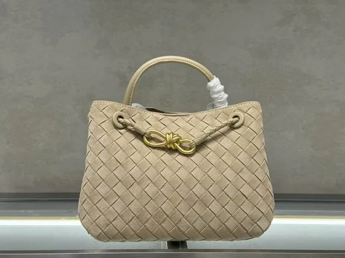 11 Bottega Veneta Andiamo Large Tote Bag Women Luxury Woven Leather