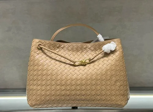 11 Bottega Veneta Andiamo Large Tote Bag Women Luxury Woven Leather