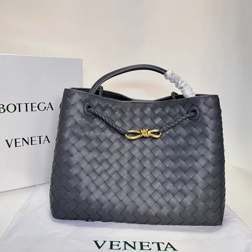 11 Bottega Veneta Andiamo Large Tote Bag Women Luxury Woven Leather