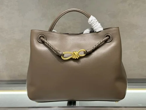 11 Bottega Veneta Andiamo Large Tote Bag Women Luxury Woven Leather