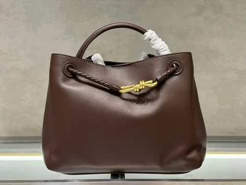 11 Bottega Veneta Andiamo Large Tote Bag Women Luxury Woven Leather