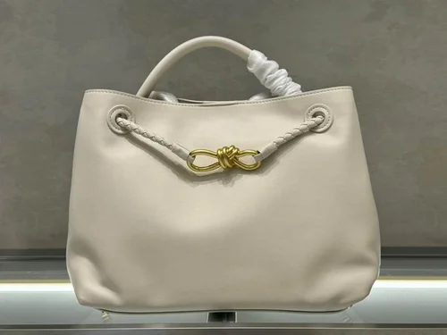 11 Bottega Veneta Andiamo Large Tote Bag Women Luxury Woven Leather