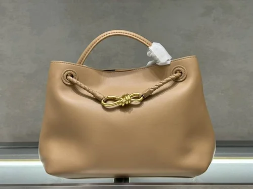 11 Bottega Veneta Andiamo Large Tote Bag Women Luxury Woven Leather