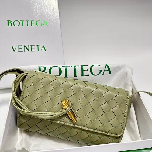 11 Bottega Veneta Andiamo Large Tote Bag Women Luxury Woven Leather