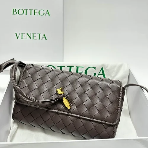 11 Bottega Veneta Andiamo Large Tote Bag Women Luxury Woven Leather