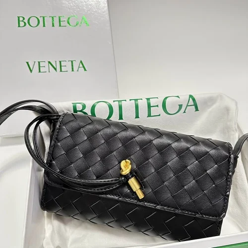 11 Bottega Veneta Andiamo Large Tote Bag Women Luxury Woven Leather