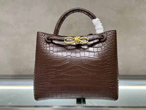 11 Bottega Veneta Andiamo Large Tote Bag Women Luxury Woven Leather