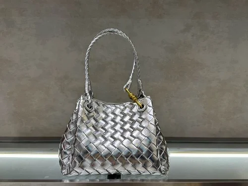 11 Bottega Veneta Andiamo Large Tote Bag Women Luxury Woven Leather