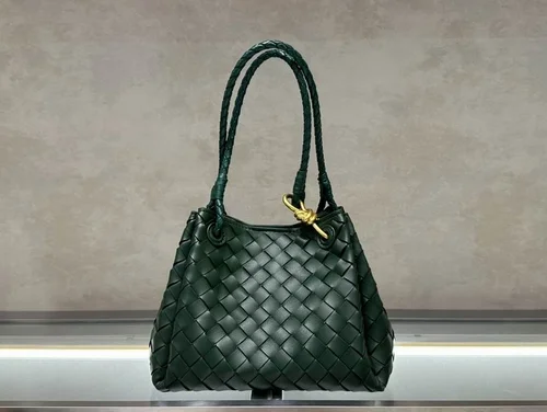 11 Bottega Veneta Andiamo Large Tote Bag Women Luxury Woven Leather