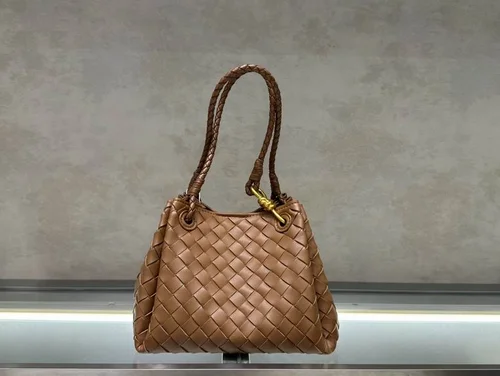 11 Bottega Veneta Andiamo Large Tote Bag Women Luxury Woven Leather