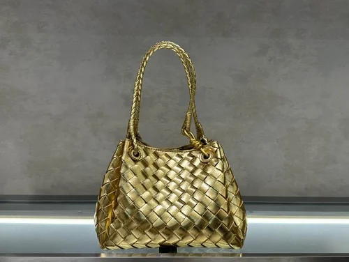 11 Bottega Veneta Andiamo Large Tote Bag Women Luxury Woven Leather