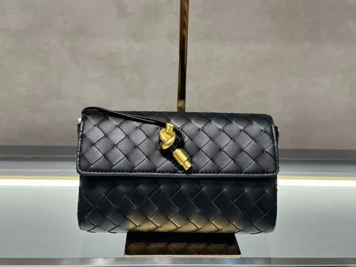 Bottega Veneta Woven Leather Handbag Women Luxury Intrecciato