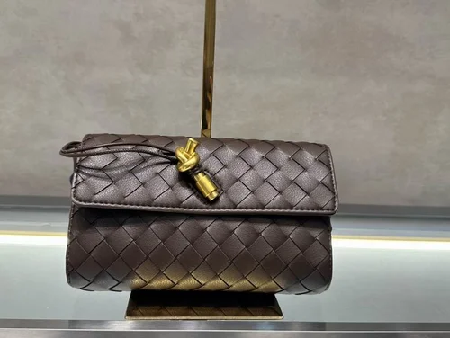 Bottega Veneta Woven Leather Handbag Women Luxury Intrecciato