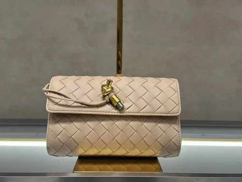 Bottega Veneta Woven Leather Handbag Women Luxury Intrecciato