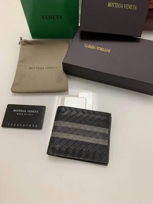 11 Bottega Veneta Women's Wallet Luxury Intrecciato Leather Designer