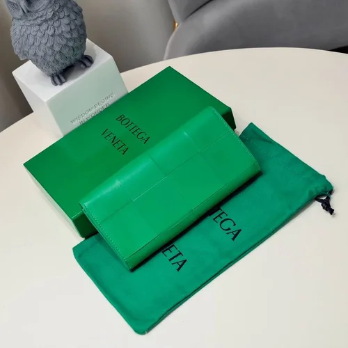 11 Bottega Veneta Women's Wallet Luxury Intrecciato Leather Designer