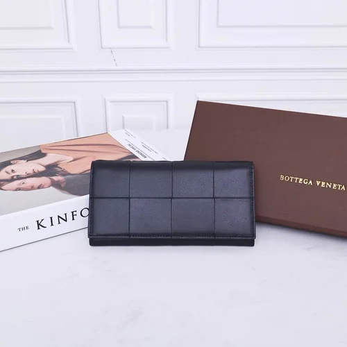 11 Bottega Veneta Women's Wallet Luxury Intrecciato Leather Designer