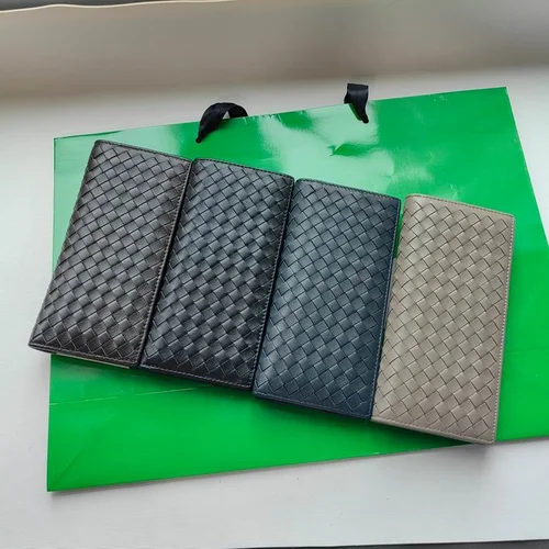 11 Bottega Veneta Women's Wallet Luxury Intrecciato Leather Designer