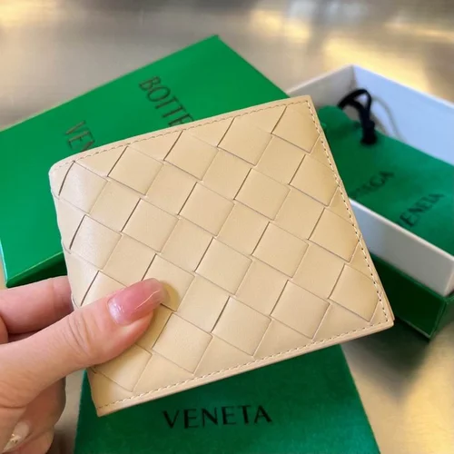 11 Bottega Veneta Women's Wallet Luxury Intrecciato Leather Designer