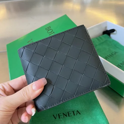 11 Bottega Veneta Women's Wallet Luxury Intrecciato Leather Designer