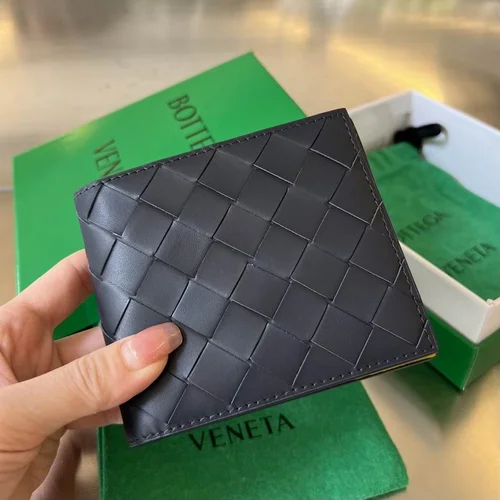11 Bottega Veneta Women's Wallet Luxury Intrecciato Leather Designer