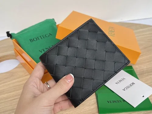 11 Bottega Veneta Women's Wallet Luxury Intrecciato Leather Designer