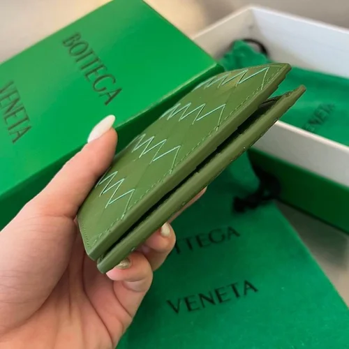 11 Bottega Veneta Women's Wallet Luxury Intrecciato Leather Designer