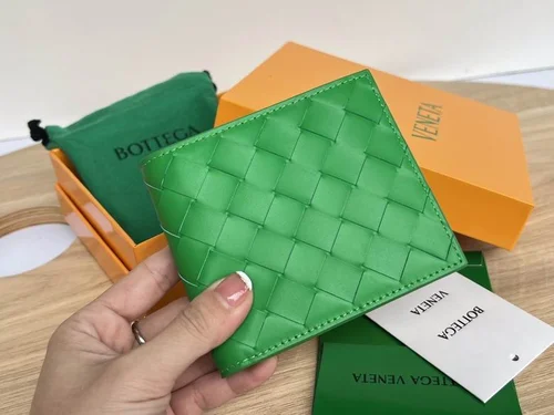 11 Bottega Veneta Women's Wallet Luxury Intrecciato Leather Designer