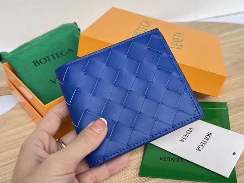 11 Bottega Veneta Women's Wallet Luxury Intrecciato Leather Designer