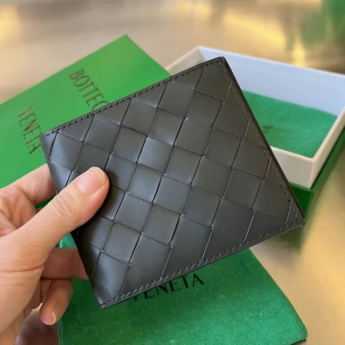 11 Bottega Veneta Women's Wallet Luxury Intrecciato Leather Designer