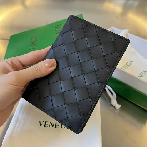 11 Bottega Veneta Women's Wallet Luxury Intrecciato Leather Designer