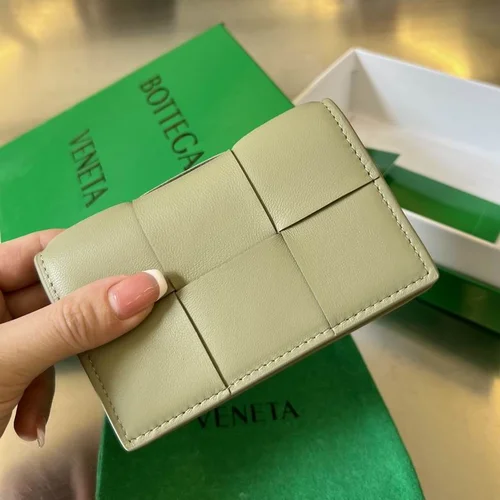 11 Bottega Veneta Women's Wallet Luxury Intrecciato Leather Designer