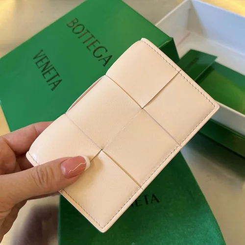 11 Bottega Veneta Women's Wallet Luxury Intrecciato Leather Designer