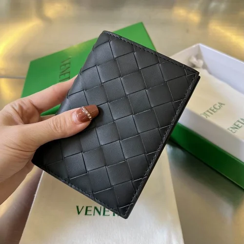 11 Bottega Veneta Women's Wallet Luxury Intrecciato Leather Designer