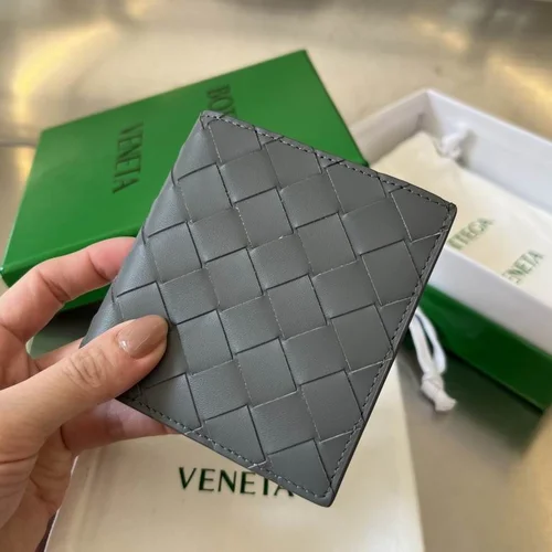 11 Bottega Veneta Women's Wallet Luxury Intrecciato Leather Designer