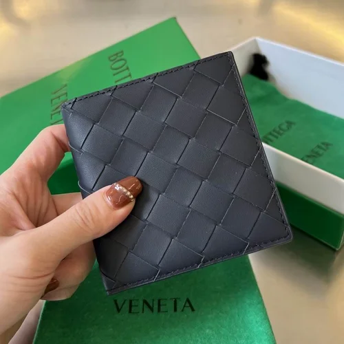 11 Bottega Veneta Women's Wallet Luxury Intrecciato Leather Designer