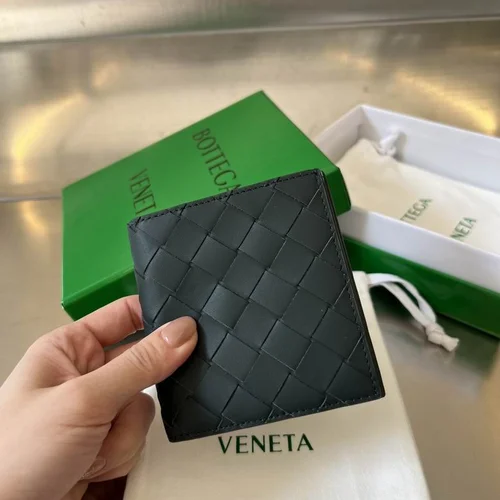 11 Bottega Veneta Women's Wallet Luxury Intrecciato Leather Designer
