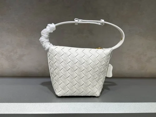 Bottega Veneta Lunch Box Bag Structured Women Luxury Designer