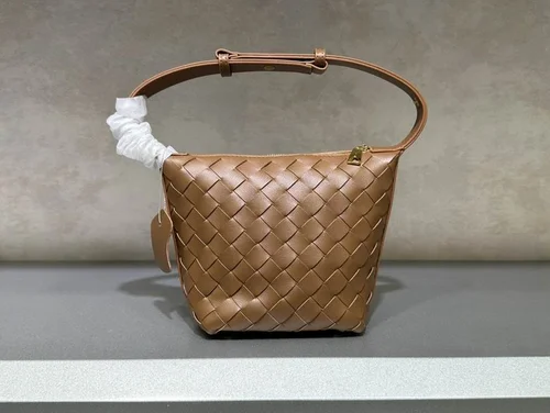 Bottega Veneta Lunch Box Bag Structured Women Luxury Designer