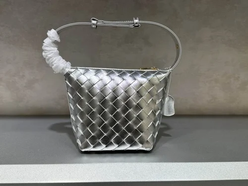 Bottega Veneta Lunch Box Bag Structured Women Luxury Designer