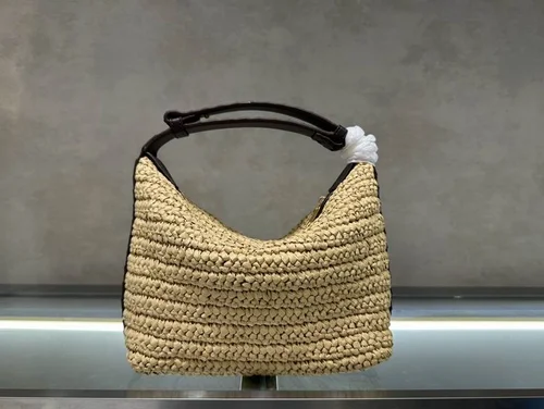 11 Bottega Veneta Lunch Box Small Top Handle Bag Women Luxury