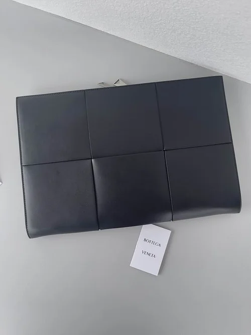 Bottega Veneta Original Women's Handbag Authentic Woven Leather