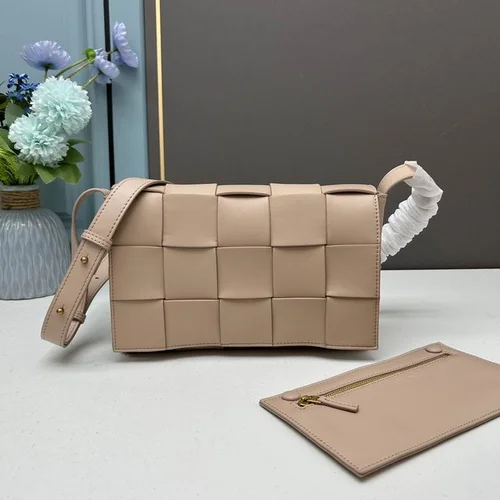 11 Bottega Veneta Men's Briefcase Luxury Leather Business Bag