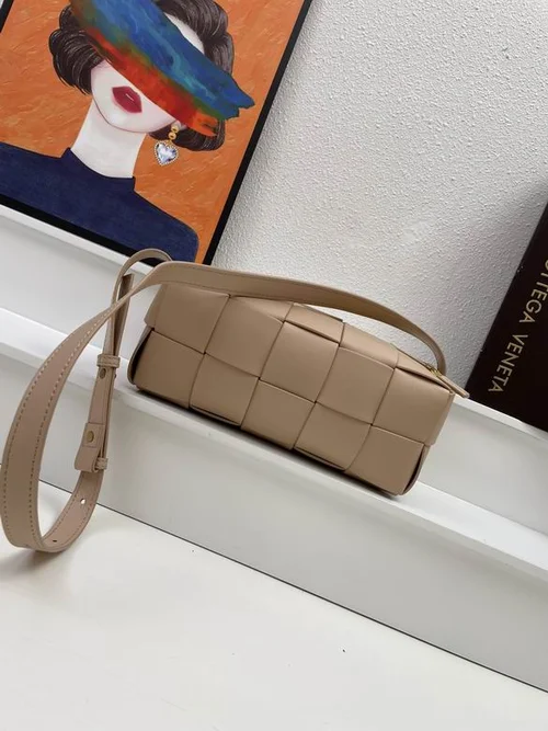 11 Bottega Veneta Men's Briefcase Luxury Leather Business Bag