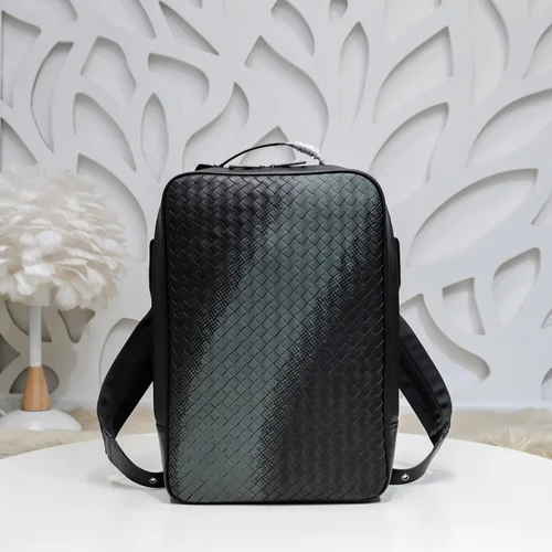 11 Bottega Veneta Men's Briefcase Luxury Leather Business Bag