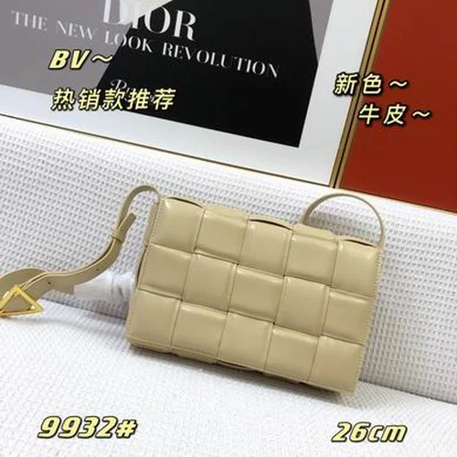 11 Bottega Veneta Cassette Crossbody Bag Intrecciato Leather Luxury