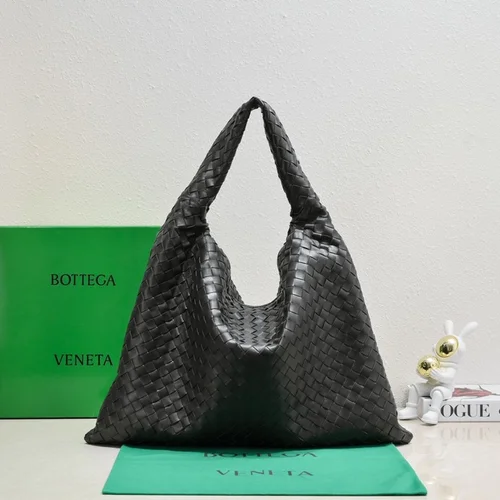 11 Bottega Veneta The Pouch Clutch Bag Women Luxury Intrecciato