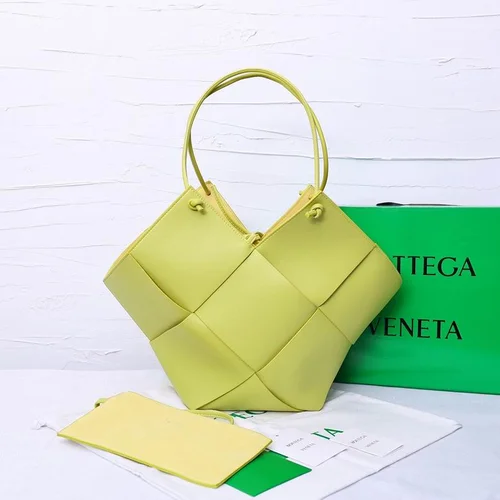 11 Bottega Veneta Large Tote Bag Women Luxury Woven Leather Shopping