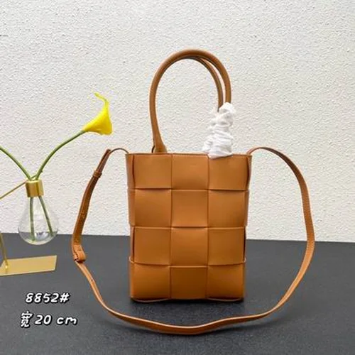 11 Bottega Veneta Large Tote Bag Women Luxury Woven Leather Shopping